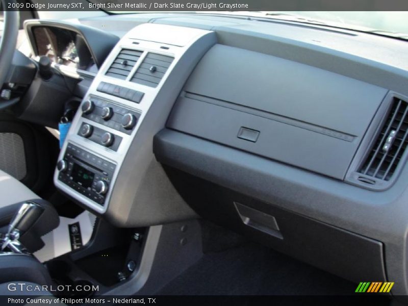 Bright Silver Metallic / Dark Slate Gray/Light Graystone 2009 Dodge Journey SXT