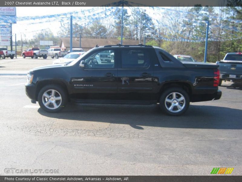 Black / Ebony 2007 Chevrolet Avalanche LTZ