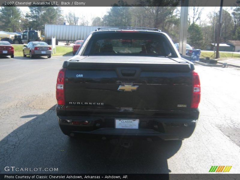 Black / Ebony 2007 Chevrolet Avalanche LTZ