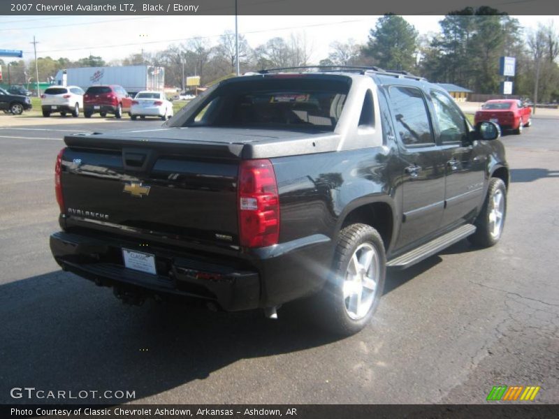 Black / Ebony 2007 Chevrolet Avalanche LTZ