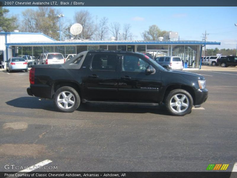 Black / Ebony 2007 Chevrolet Avalanche LTZ