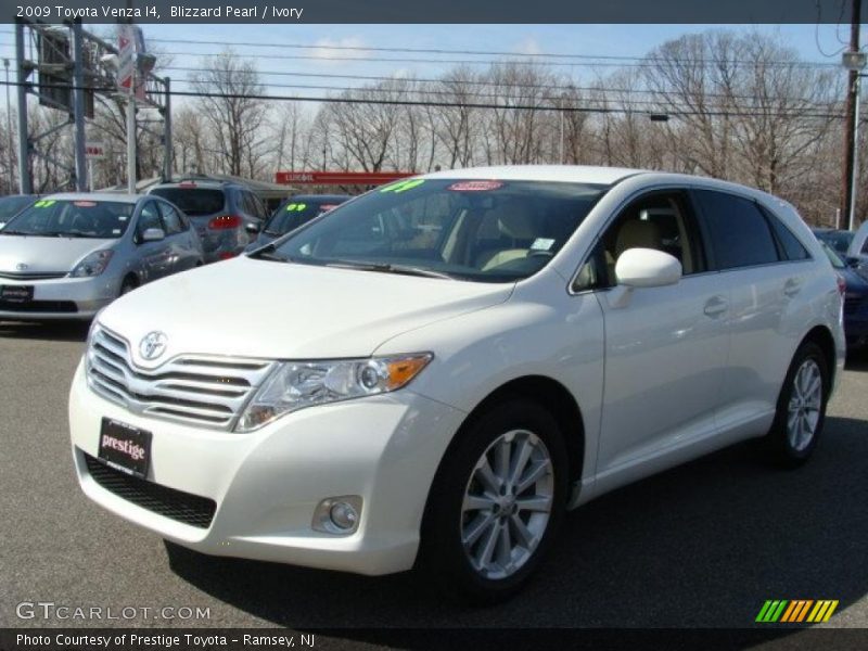 Front 3/4 View of 2009 Venza I4