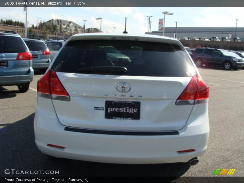 Blizzard Pearl / Ivory 2009 Toyota Venza I4