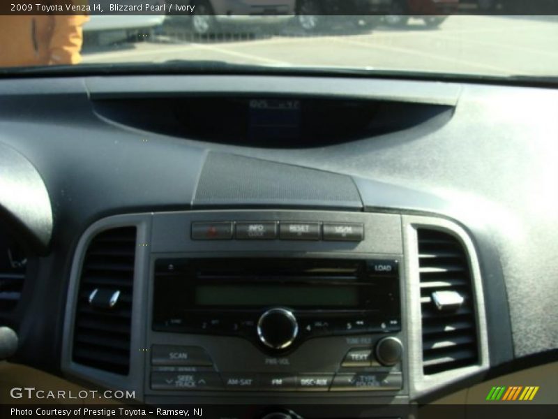 Blizzard Pearl / Ivory 2009 Toyota Venza I4