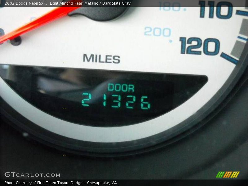 Light Almond Pearl Metallic / Dark Slate Gray 2003 Dodge Neon SXT