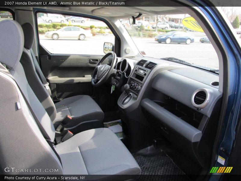 Dashboard of 2007 Element LX AWD