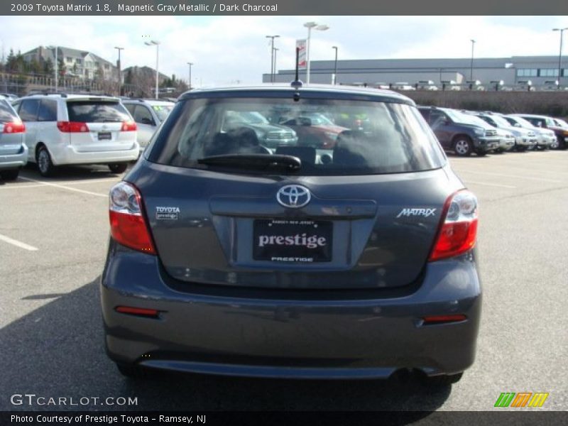 Magnetic Gray Metallic / Dark Charcoal 2009 Toyota Matrix 1.8