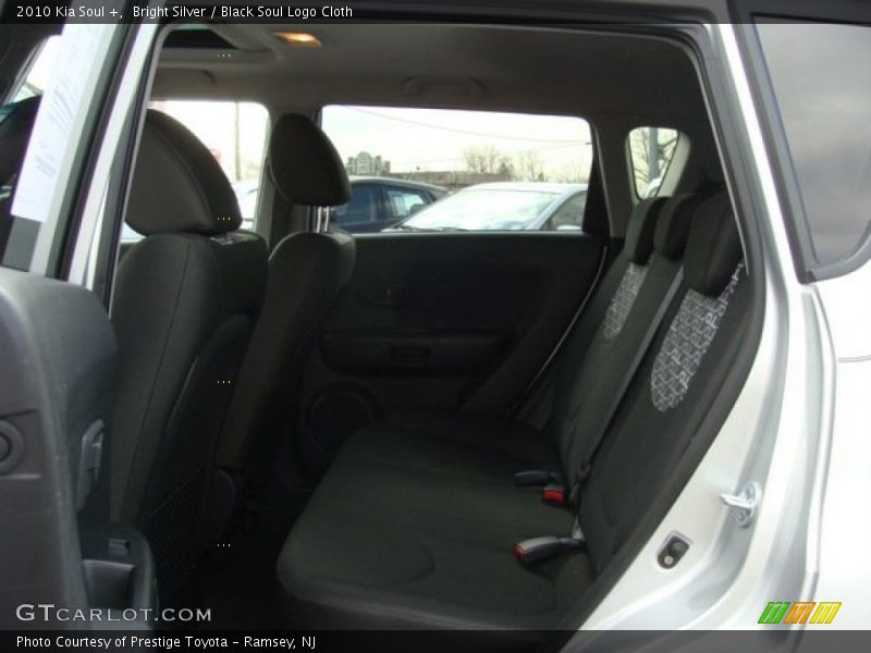 Bright Silver / Black Soul Logo Cloth 2010 Kia Soul +