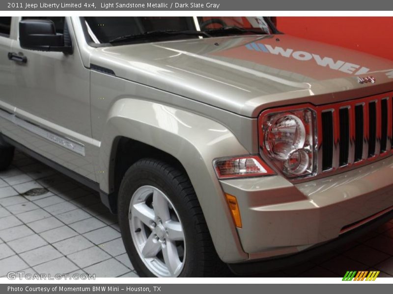 Light Sandstone Metallic / Dark Slate Gray 2011 Jeep Liberty Limited 4x4