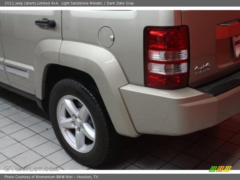 Light Sandstone Metallic / Dark Slate Gray 2011 Jeep Liberty Limited 4x4