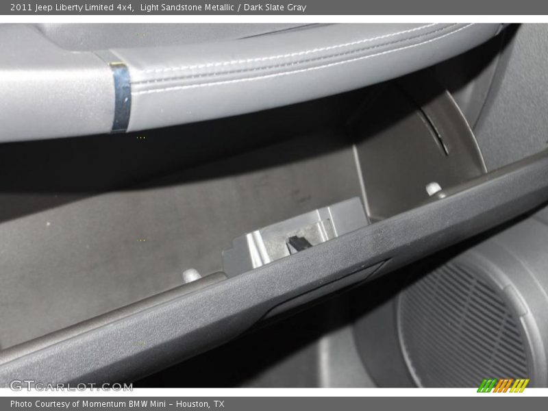 Light Sandstone Metallic / Dark Slate Gray 2011 Jeep Liberty Limited 4x4