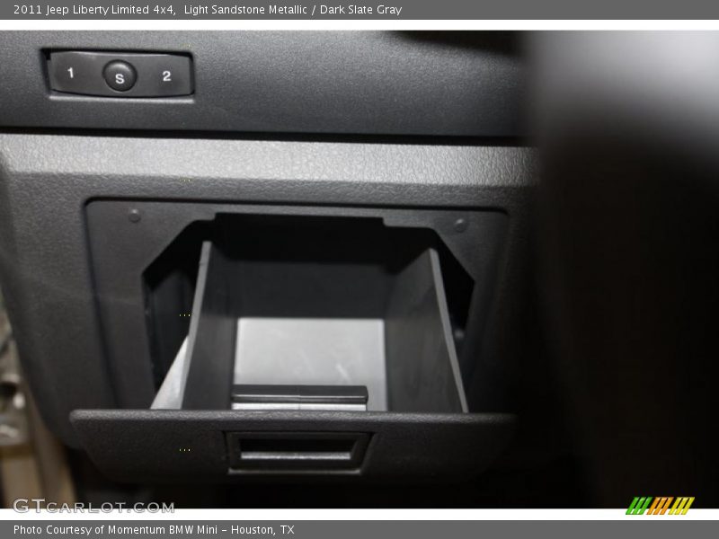 Light Sandstone Metallic / Dark Slate Gray 2011 Jeep Liberty Limited 4x4