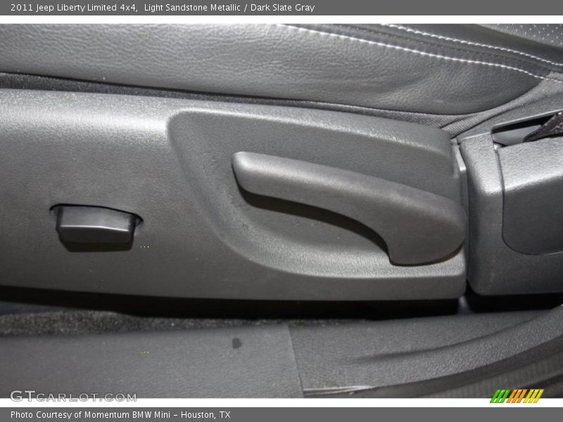 Light Sandstone Metallic / Dark Slate Gray 2011 Jeep Liberty Limited 4x4
