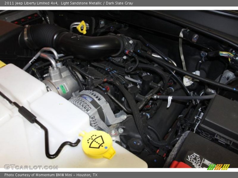 Light Sandstone Metallic / Dark Slate Gray 2011 Jeep Liberty Limited 4x4