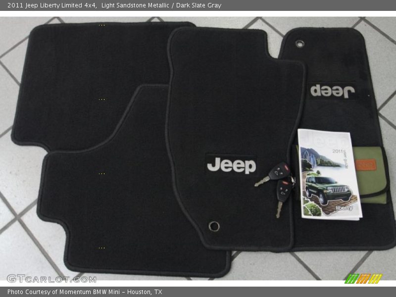 Light Sandstone Metallic / Dark Slate Gray 2011 Jeep Liberty Limited 4x4