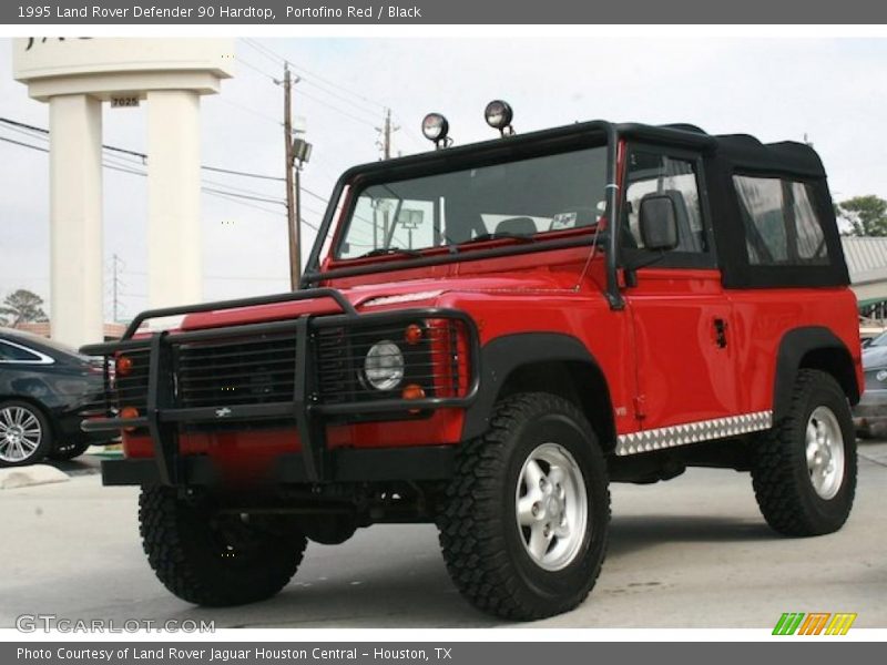 Front 3/4 View of 1995 Defender 90 Hardtop