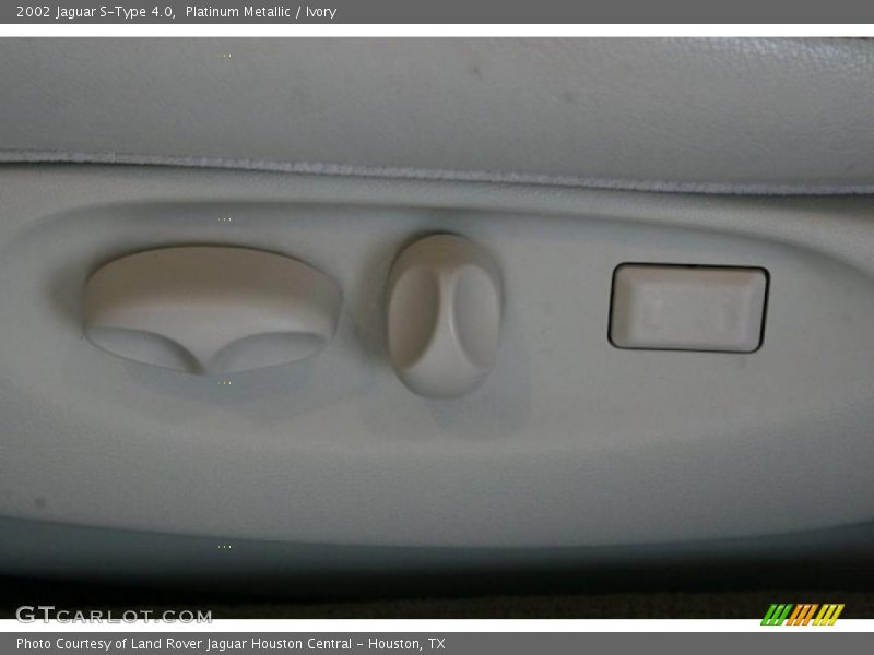 Controls of 2002 S-Type 4.0