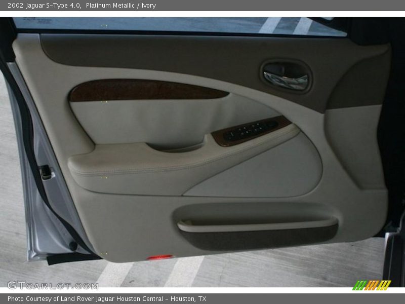 Platinum Metallic / Ivory 2002 Jaguar S-Type 4.0