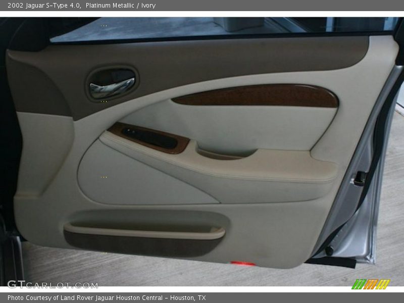 Platinum Metallic / Ivory 2002 Jaguar S-Type 4.0