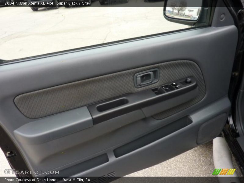 Super Black / Gray 2004 Nissan Xterra XE 4x4