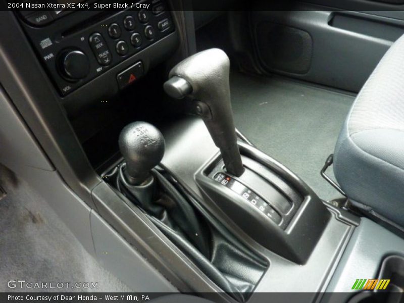 Super Black / Gray 2004 Nissan Xterra XE 4x4