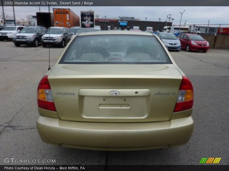 Desert Sand / Beige 2002 Hyundai Accent GL Sedan