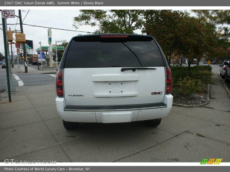 Summit White / Ebony Black 2007 GMC Yukon Denali AWD