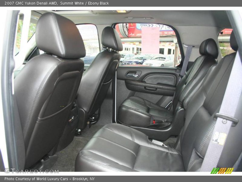 Summit White / Ebony Black 2007 GMC Yukon Denali AWD