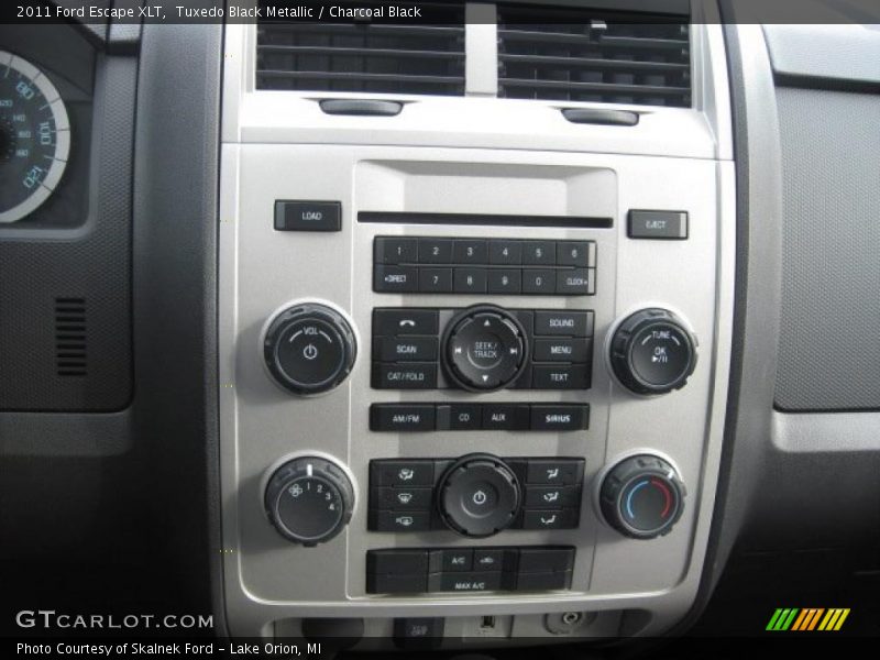 Tuxedo Black Metallic / Charcoal Black 2011 Ford Escape XLT