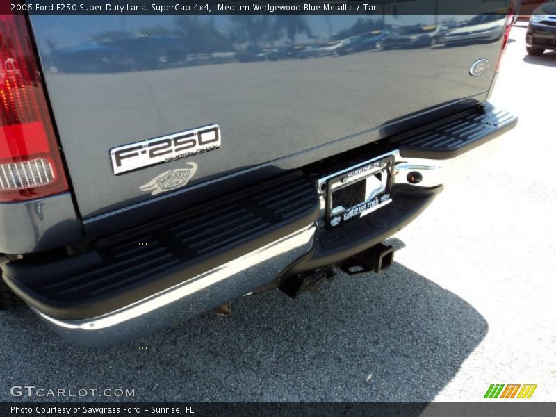 Medium Wedgewood Blue Metallic / Tan 2006 Ford F250 Super Duty Lariat SuperCab 4x4