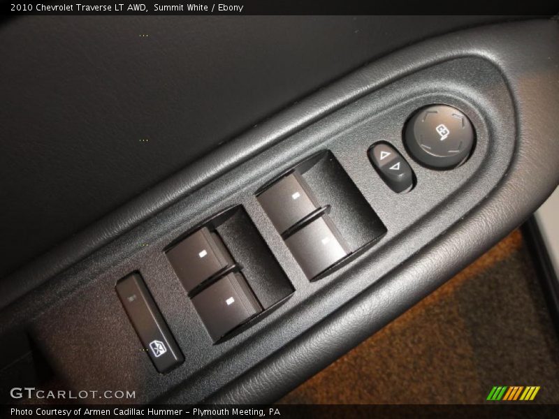 Summit White / Ebony 2010 Chevrolet Traverse LT AWD