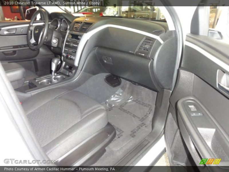 Summit White / Ebony 2010 Chevrolet Traverse LT AWD