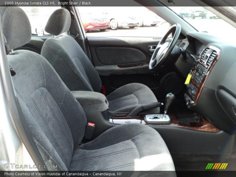 Bright Silver / Black 2005 Hyundai Sonata GLS V6