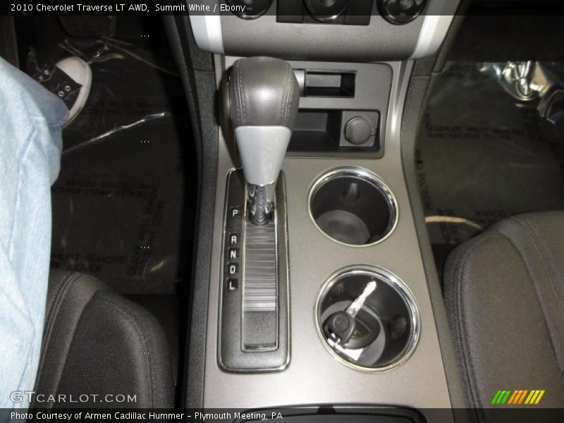 Summit White / Ebony 2010 Chevrolet Traverse LT AWD