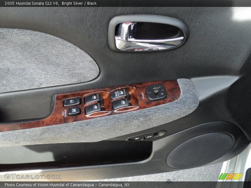 Bright Silver / Black 2005 Hyundai Sonata GLS V6