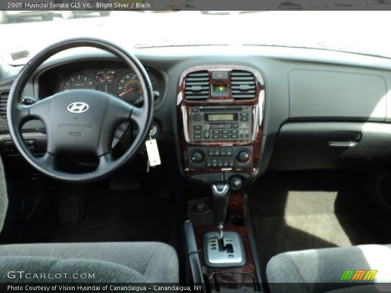 Bright Silver / Black 2005 Hyundai Sonata GLS V6