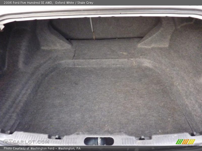  2006 Five Hundred SE AWD Trunk