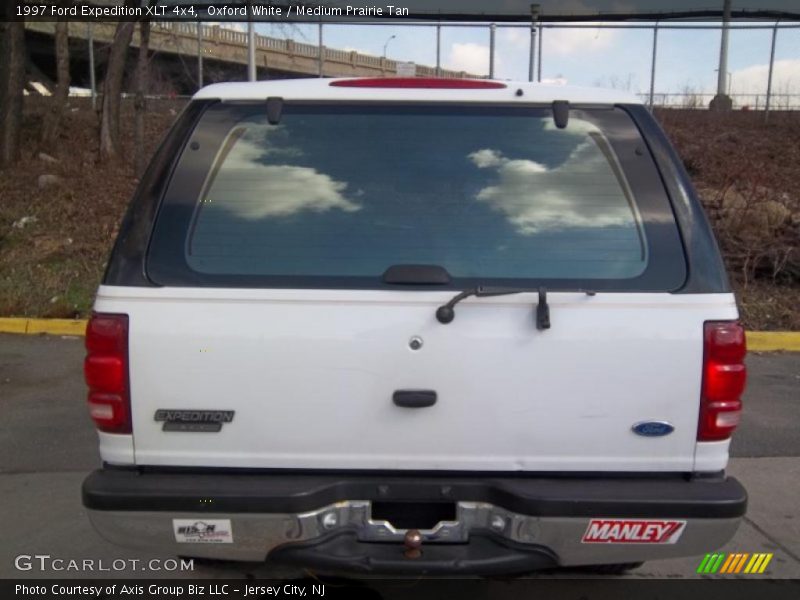Oxford White / Medium Prairie Tan 1997 Ford Expedition XLT 4x4