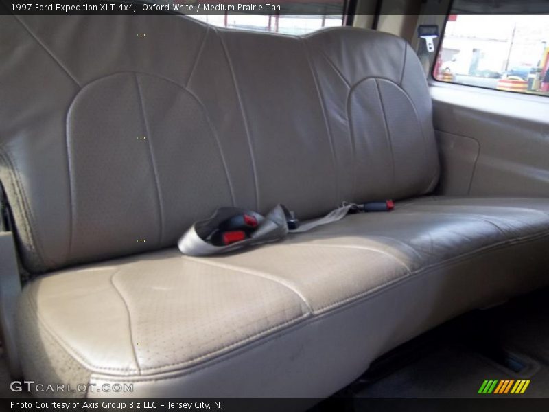 Oxford White / Medium Prairie Tan 1997 Ford Expedition XLT 4x4
