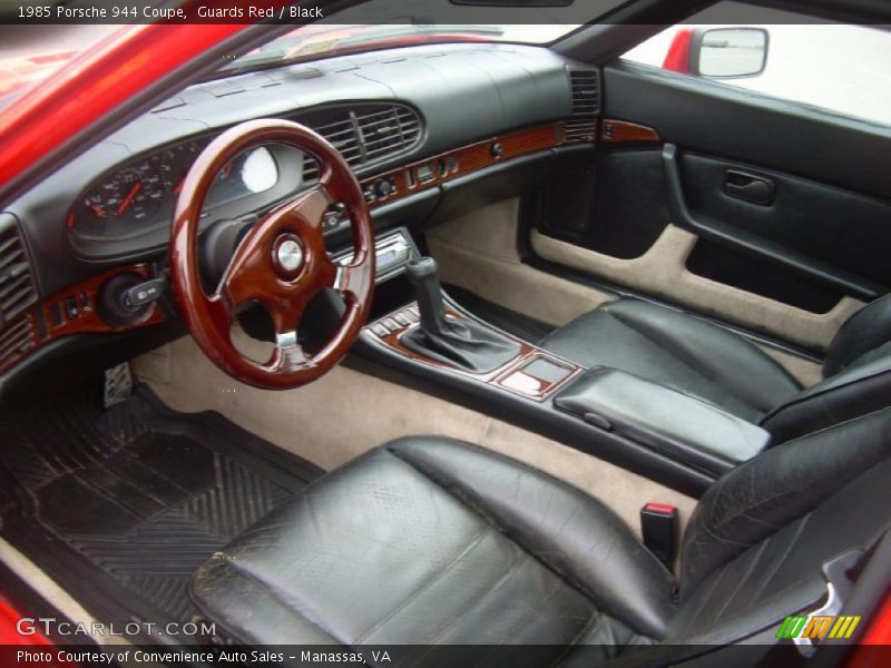 Black Interior - 1985 944 Coupe 