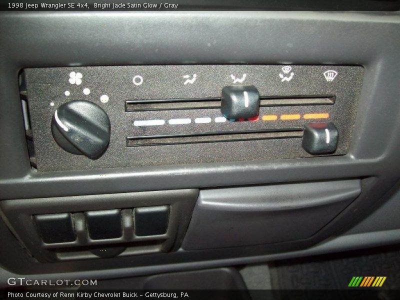 Bright Jade Satin Glow / Gray 1998 Jeep Wrangler SE 4x4