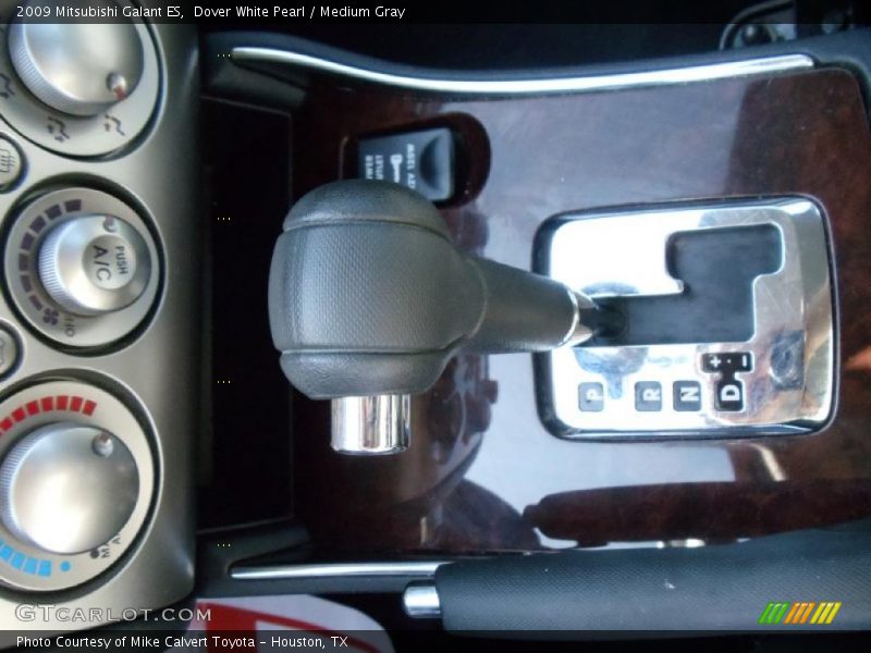 Dover White Pearl / Medium Gray 2009 Mitsubishi Galant ES
