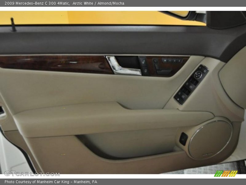 Arctic White / Almond/Mocha 2009 Mercedes-Benz C 300 4Matic
