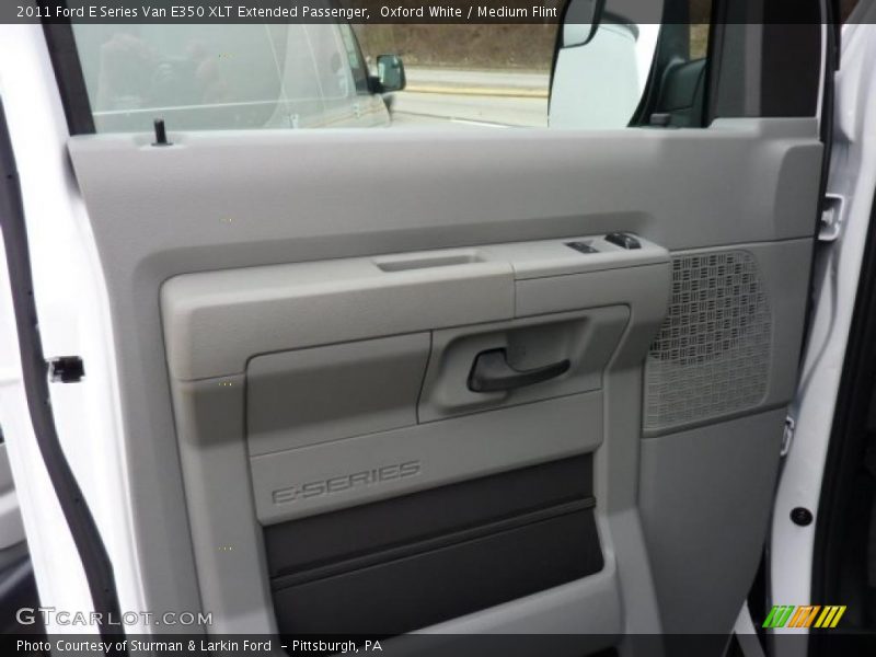 Oxford White / Medium Flint 2011 Ford E Series Van E350 XLT Extended Passenger