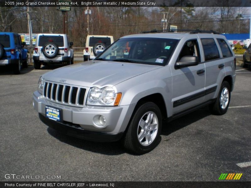 Bright Silver Metallic / Medium Slate Gray 2005 Jeep Grand Cherokee Laredo 4x4