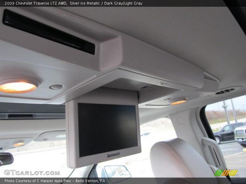 Silver Ice Metallic / Dark Gray/Light Gray 2009 Chevrolet Traverse LTZ AWD