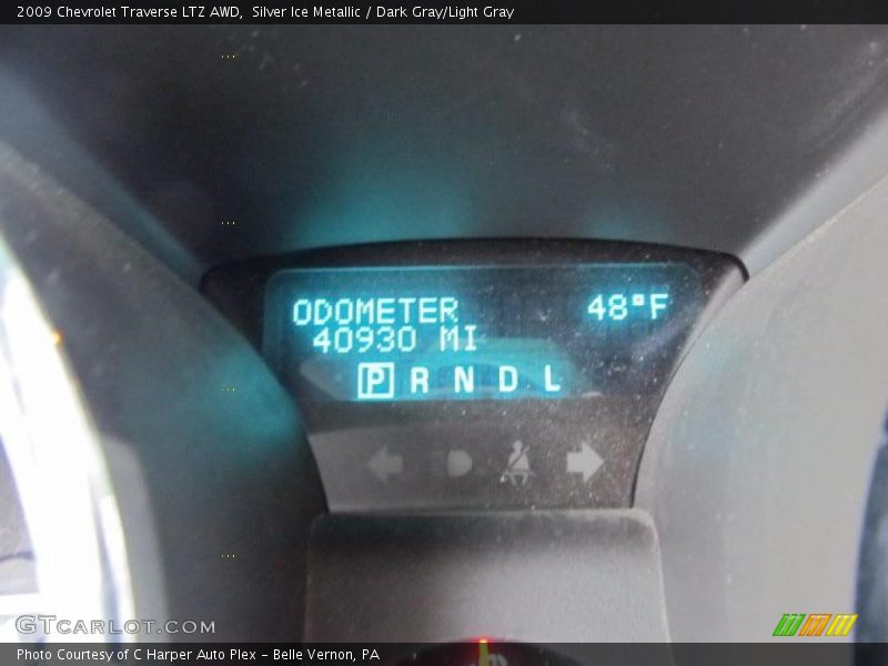 Silver Ice Metallic / Dark Gray/Light Gray 2009 Chevrolet Traverse LTZ AWD