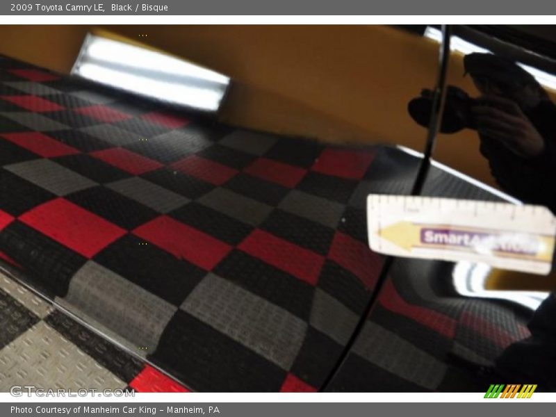 Black / Bisque 2009 Toyota Camry LE