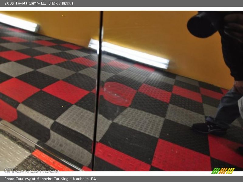 Black / Bisque 2009 Toyota Camry LE