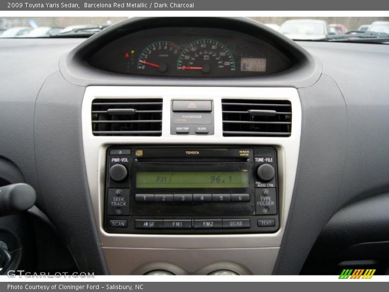 Controls of 2009 Yaris Sedan